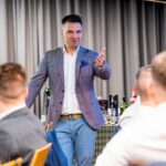 Swobodna i zabawna atmosfera podczas degustacji whisky Pick and Taste